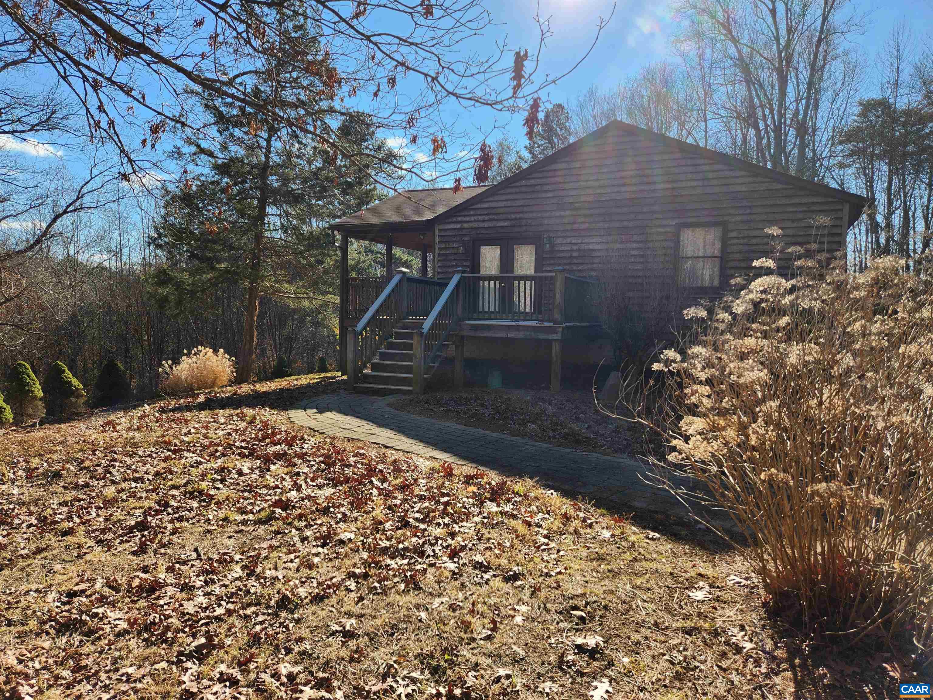 481 Rhodes School Lane Palmyra, VA 22963 - Photo 10 of 34 a backyard of a house
