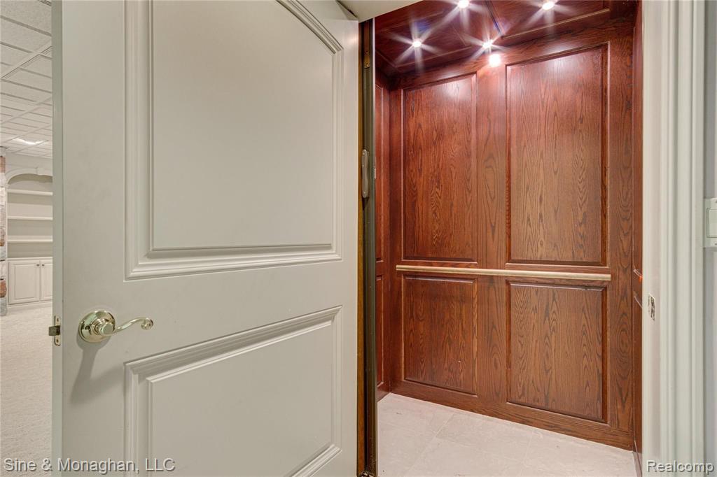 45 Roslyn Road Grosse Pointe Shores, MI 48236 - Photo 54 of 88
