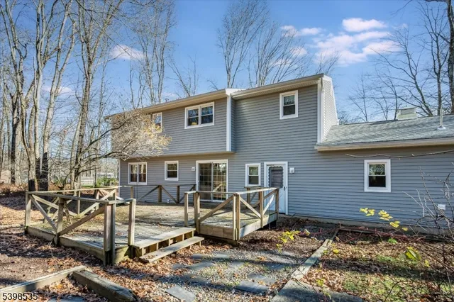 $655,000 | 9 Shadetree Place, Long Valley, NJ 07853