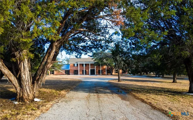 $1,075,000 | 102 Mesa Drive, Gatesville, TX 76528