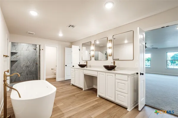 $1,075,000 | 102 Mesa Drive, Gatesville, TX 76528