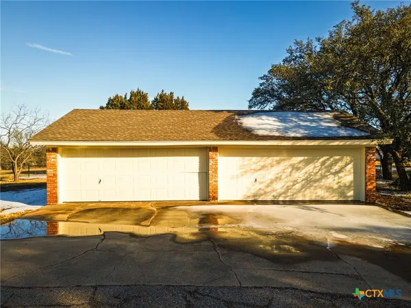 $1,075,000 | 102 Mesa Drive, Gatesville, TX 76528