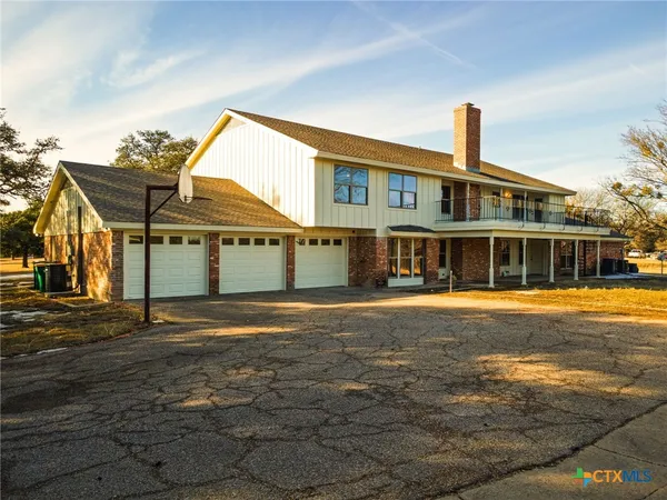$1,075,000 | 102 Mesa Drive, Gatesville, TX 76528