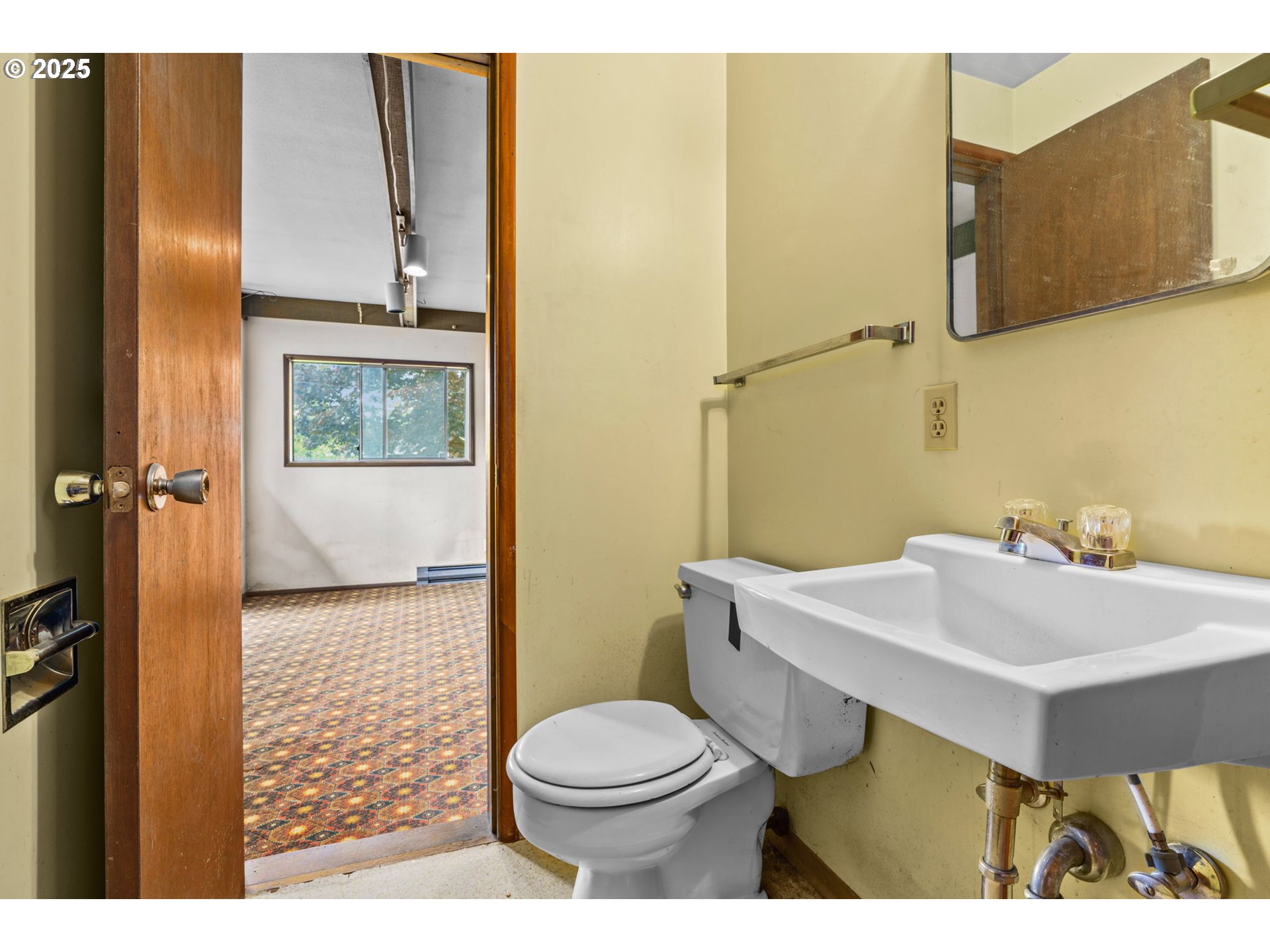 645 West 27th Place Eugene, OR 97405 - Photo 26 of 35