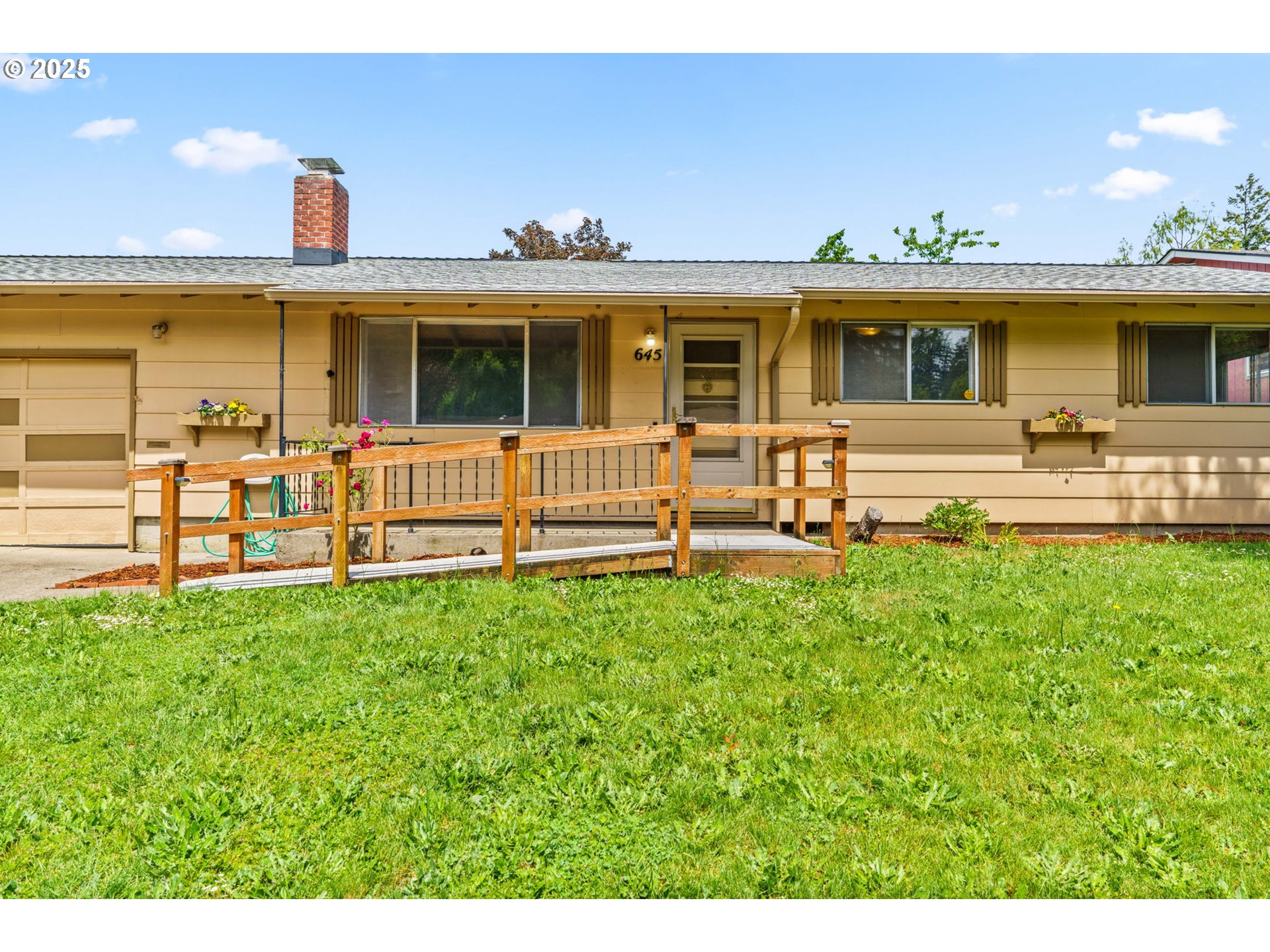 645 West 27th Place Eugene, OR 97405 - Photo 3 of 35