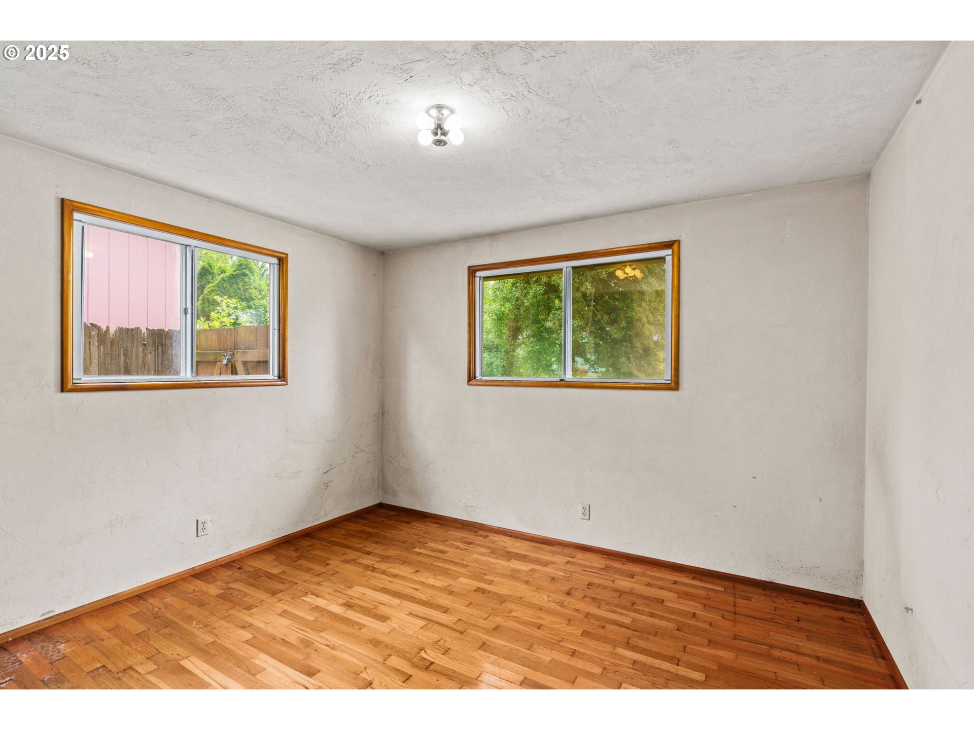 645 West 27th Place Eugene, OR 97405 - Photo 10 of 35