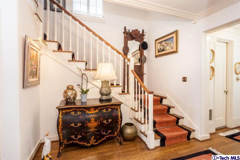 520 Bellmore Way Pasadena, CA 91103 - Photo 17 of 31 a view of entryway and hall