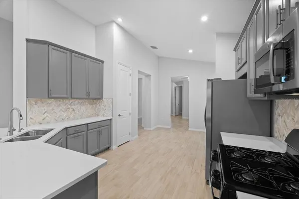 $2,600 | 6312 Laurelcrest Glen, Palmetto, FL 34221