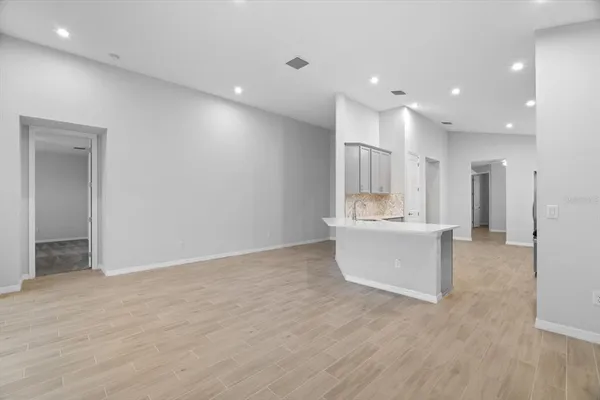 $2,600 | 6312 Laurelcrest Glen, Palmetto, FL 34221