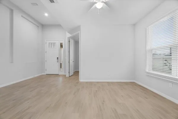$2,600 | 6312 Laurelcrest Glen, Palmetto, FL 34221