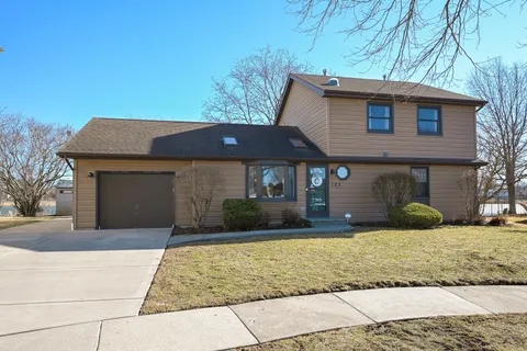 $415,000 | 123 Heather Lane, Streamwood, IL 60107