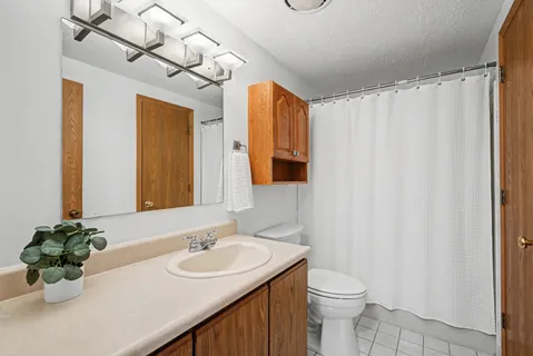 $415,000 | 123 Heather Lane, Streamwood, IL 60107