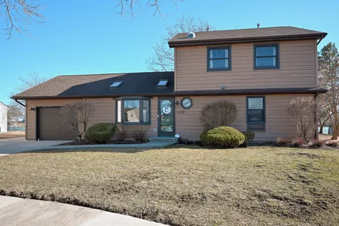 $415,000 | 123 Heather Lane, Streamwood, IL 60107