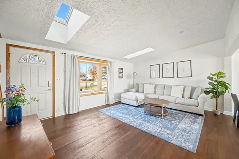 $415,000 | 123 Heather Lane, Streamwood, IL 60107