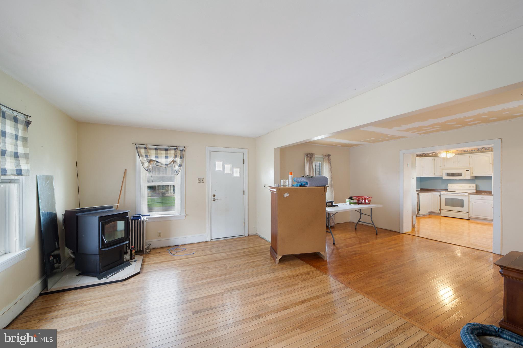 172 Pennapacker Road Collegeville, PA 19426 - Photo 6 of 19 Pellet Stove