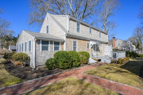 $1,100,000 | 122 Park Avenue, Centerville, MA 02632