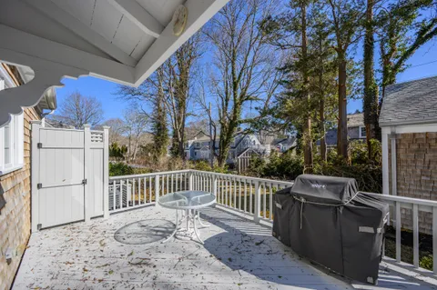 $1,100,000 | 122 Park Avenue, Centerville, MA 02632