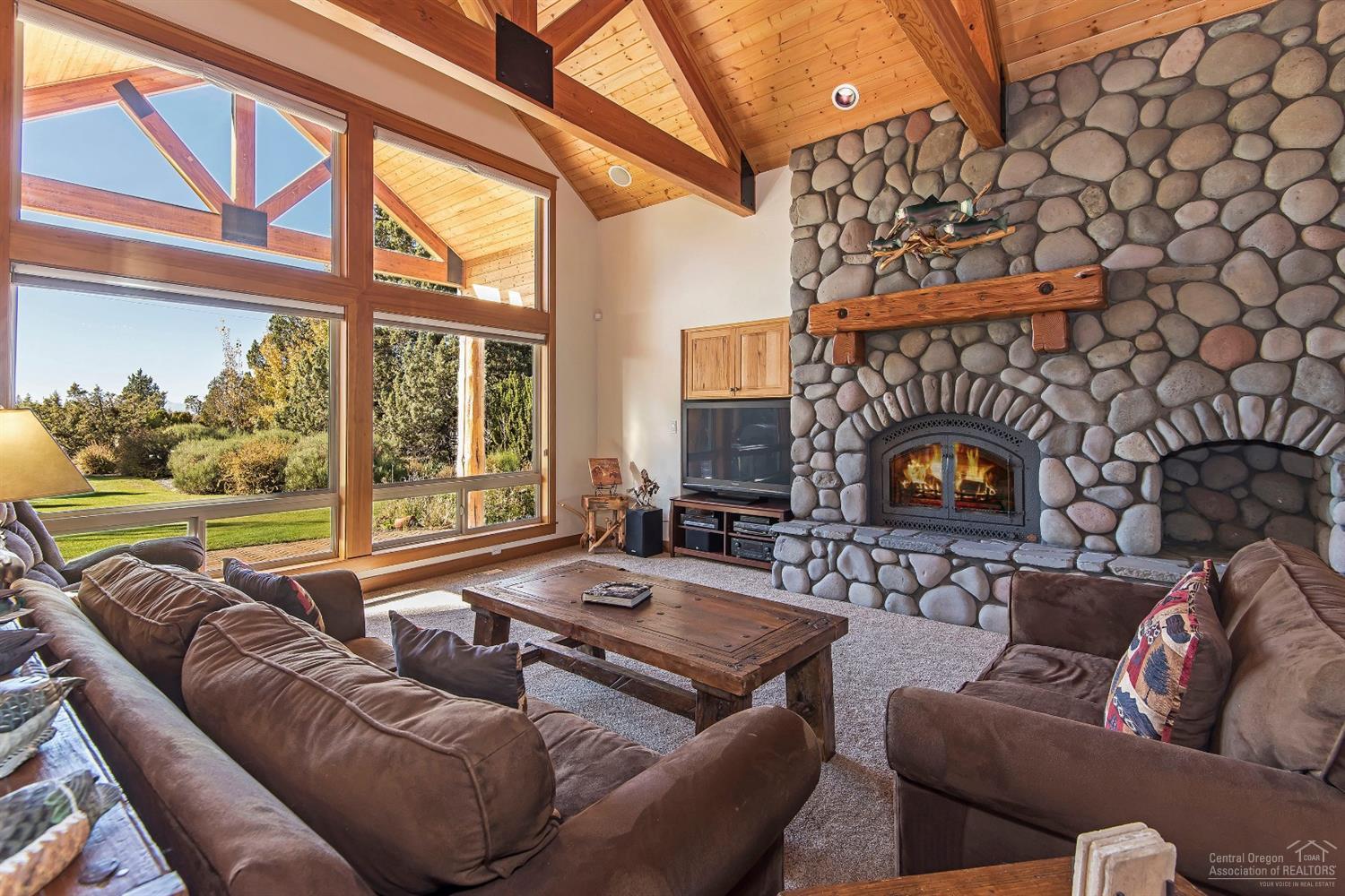 22110 Northeast Butler Market Road Bend, OR 97701 - Photo 4 of 25 Gallery Image 4