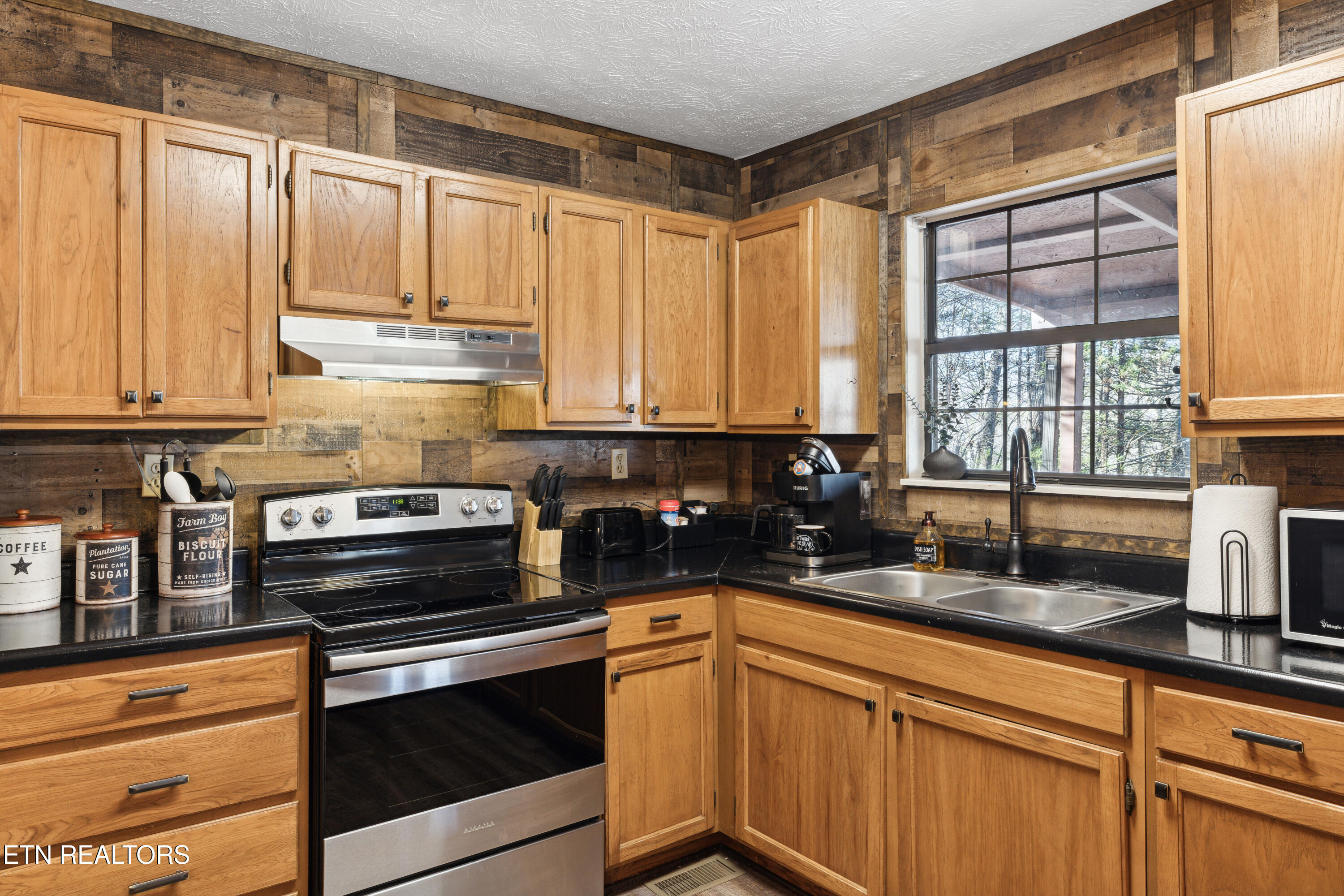 2777 Mountain View Circle Sevierville, TN 37863 - Photo 5 of 34 14-IMG_0021