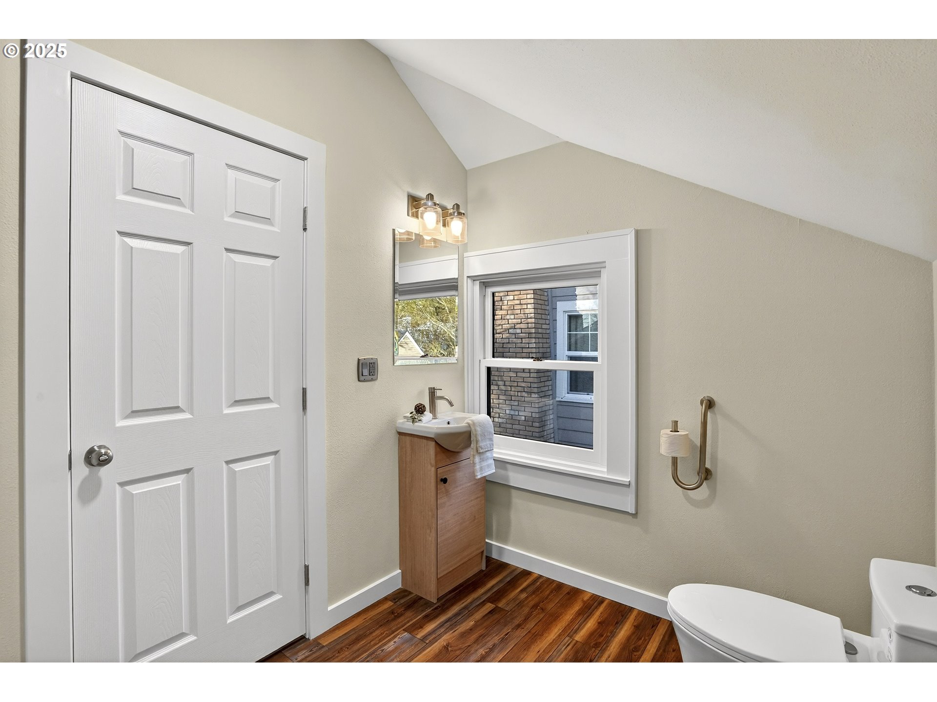 2614 Northeast 42nd Avenue Portland, OR 97213 - Photo 36 of 48 Bathroom, Attached