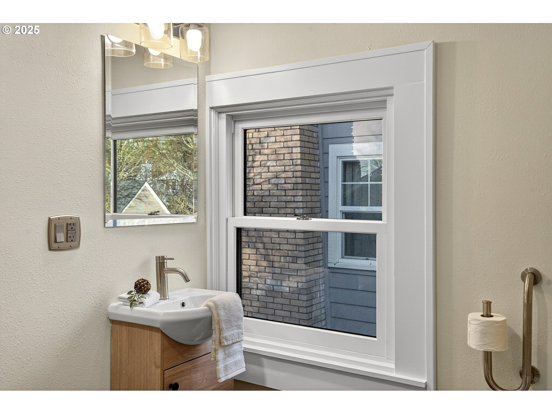 2614 Northeast 42nd Avenue Portland, OR 97213 - Photo 37 of 48 Bathroom, Attached