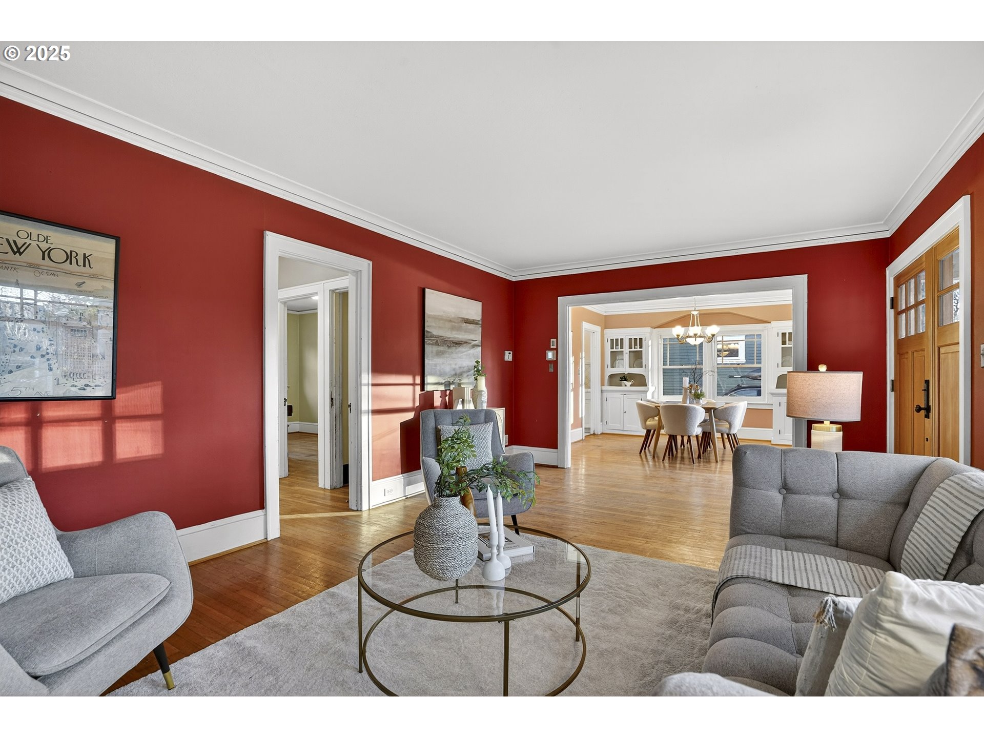 2614 Northeast 42nd Avenue Portland, OR 97213 - Photo 8 of 48 Living Room