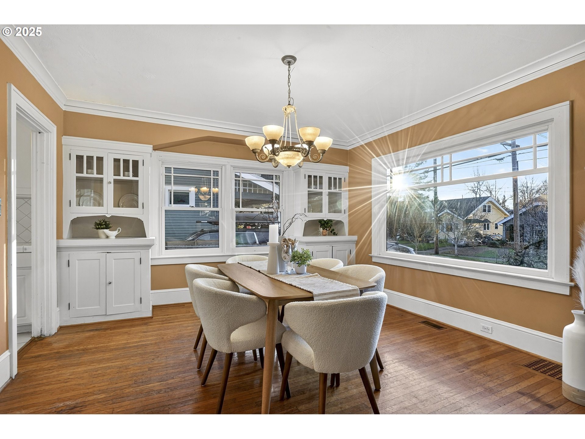 2614 Northeast 42nd Avenue Portland, OR 97213 - Photo 10 of 48 Dining Room