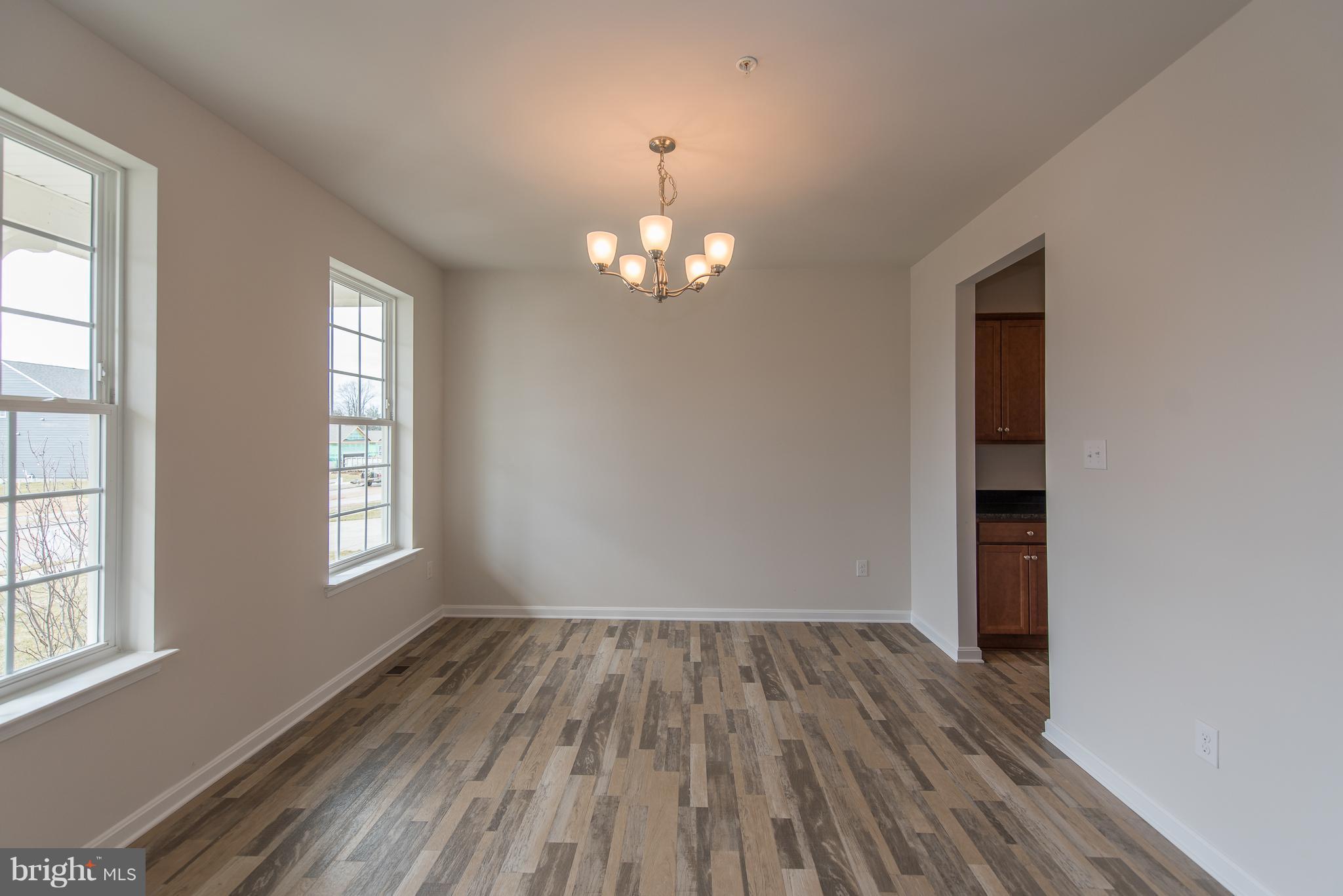 682 Stonegate Road Westminster, MD 21157 - Photo 3 of 30 Living Room
