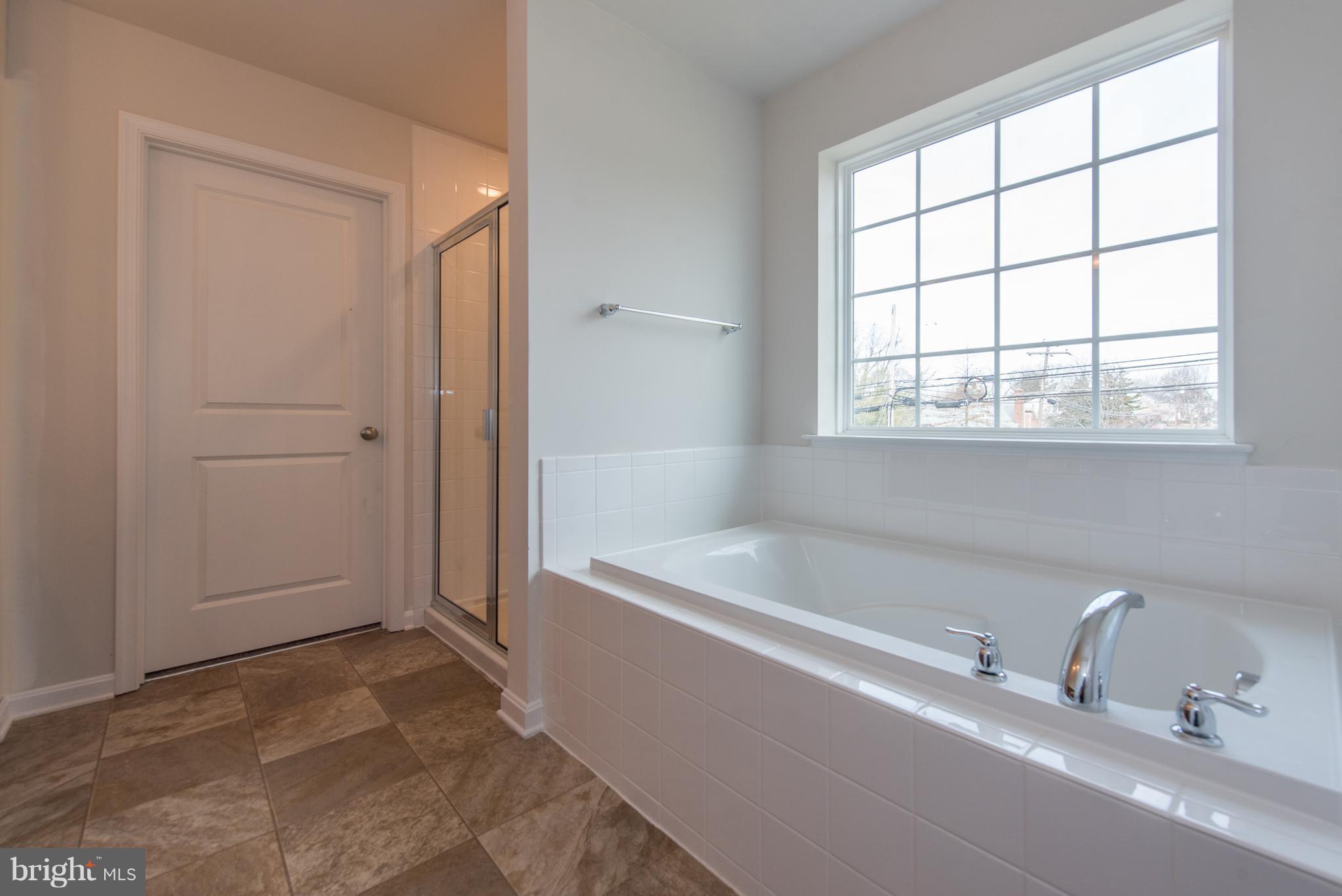 682 Stonegate Road Westminster, MD 21157 - Photo 21 of 30 Bath (Master)