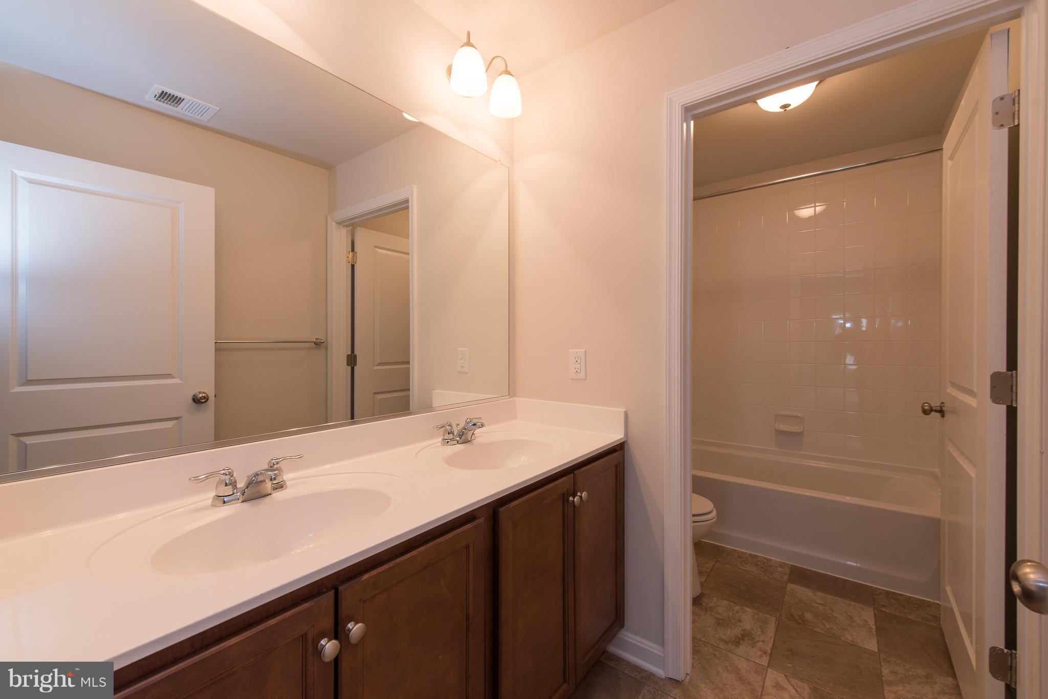682 Stonegate Road Westminster, MD 21157 - Photo 22 of 30 Bath