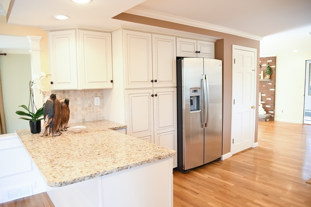 80 Moore Road Sudbury, MA 01776 - Photo 5 of 30