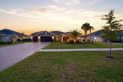 $1,349,900 | 829 Hookline Circle, Loxahatchee, FL 33470