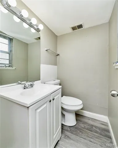 $1,300 | 665 Central Parkway, Florissant, MO 63031