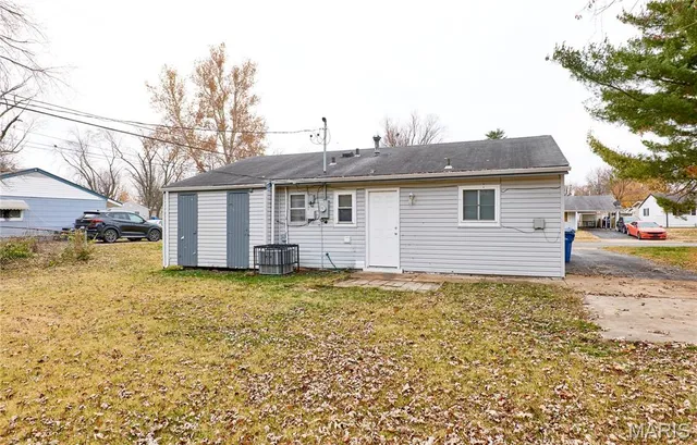 $1,300 | 665 Central Parkway, Florissant, MO 63031