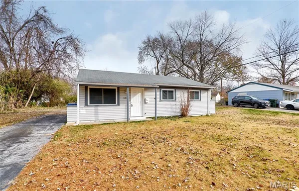 $1,200 | 665 Central Parkway, Florissant, MO 63031