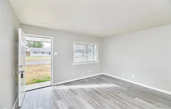 $1,200 | 665 Central Parkway, Florissant, MO 63031