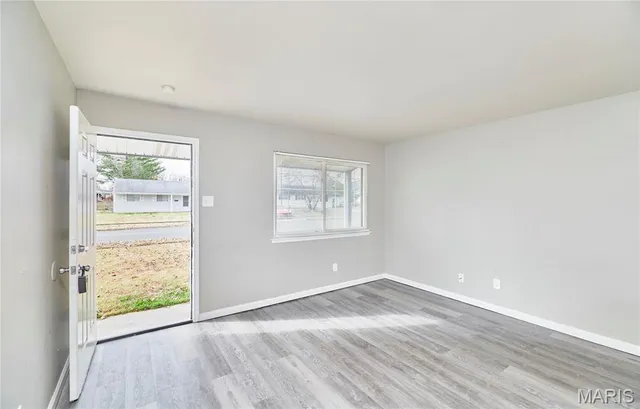 $1,300 | 665 Central Parkway, Florissant, MO 63031