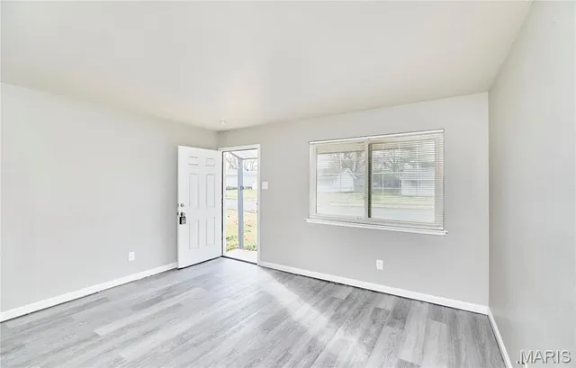 $1,300 | 665 Central Parkway, Florissant, MO 63031