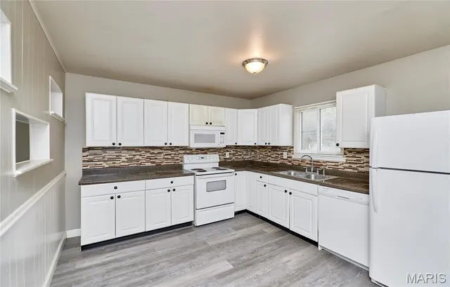 $1,300 | 665 Central Parkway, Florissant, MO 63031