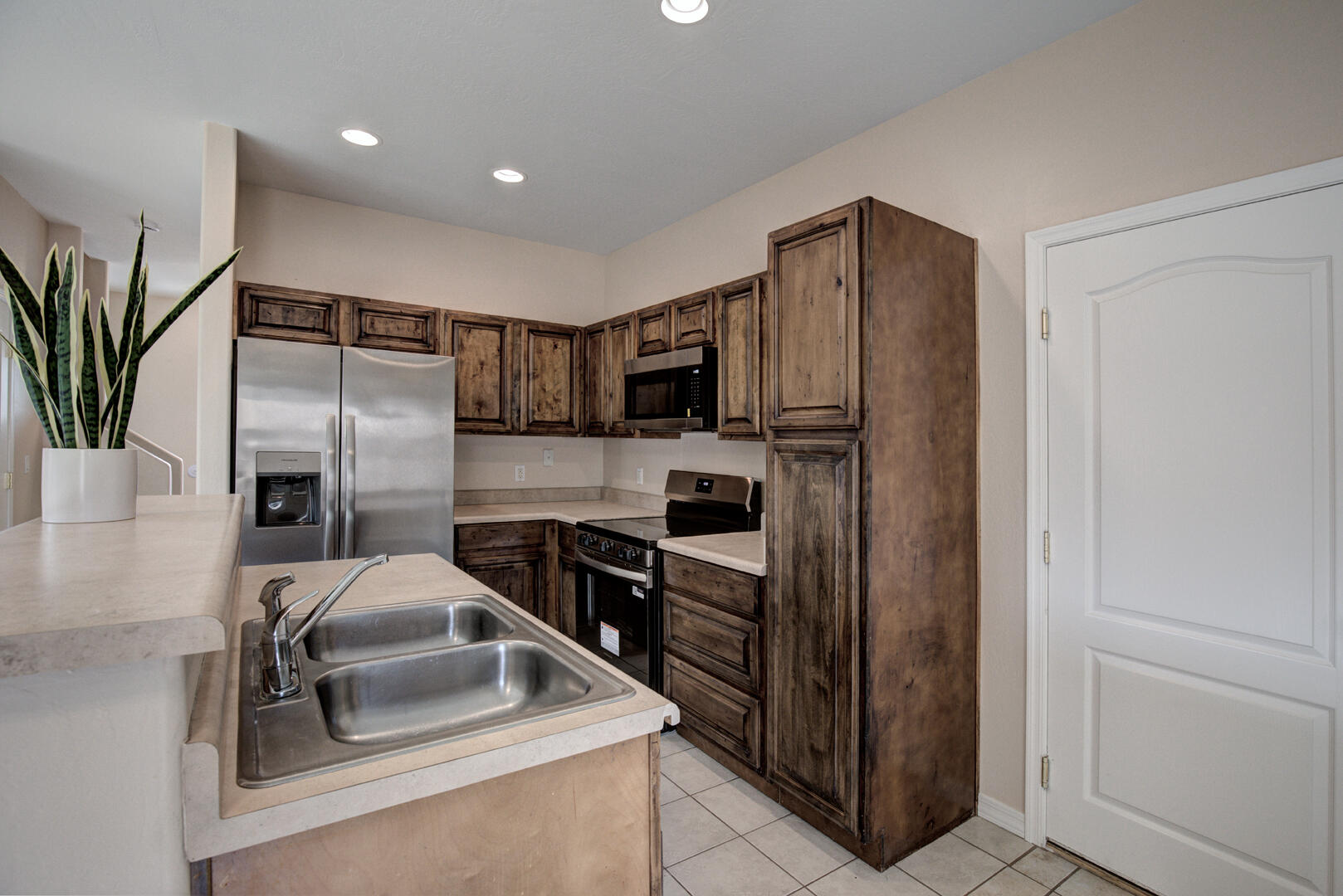 308 West Frontier Street, Unit D Payson, AZ 85541 - Photo 9 of 35 024.jpg