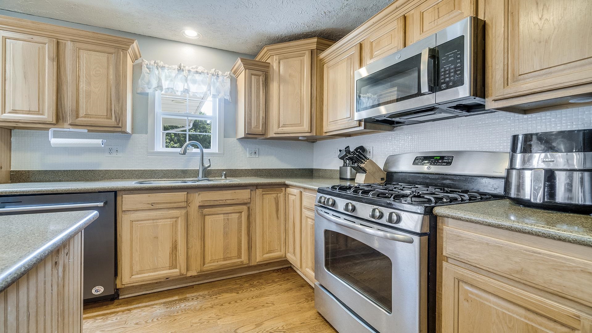 916 Brandy Bend Road Roscoe, IL 61073 - Photo 11 of 44 Gallery Image 11