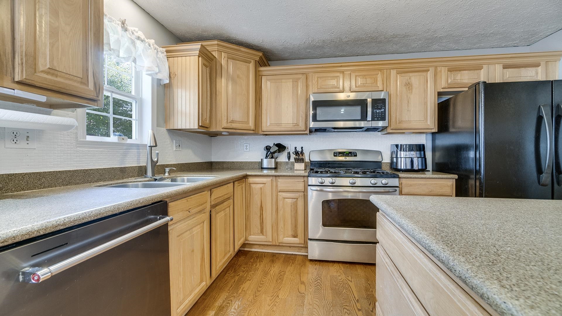916 Brandy Bend Road Roscoe, IL 61073 - Photo 10 of 44 Gallery Image 10