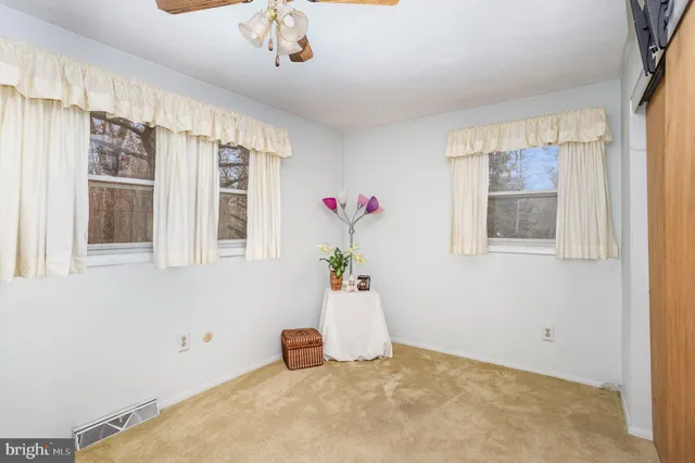 $300,000 | 32 Bishop Road, Mechanicsburg, PA 17055