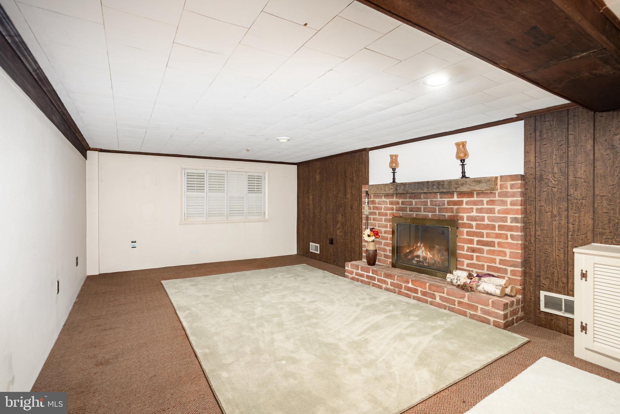 32 Bishop Road Mechanicsburg, PA 17055 - Photo 17 of 31 a view of empty room with a fireplace