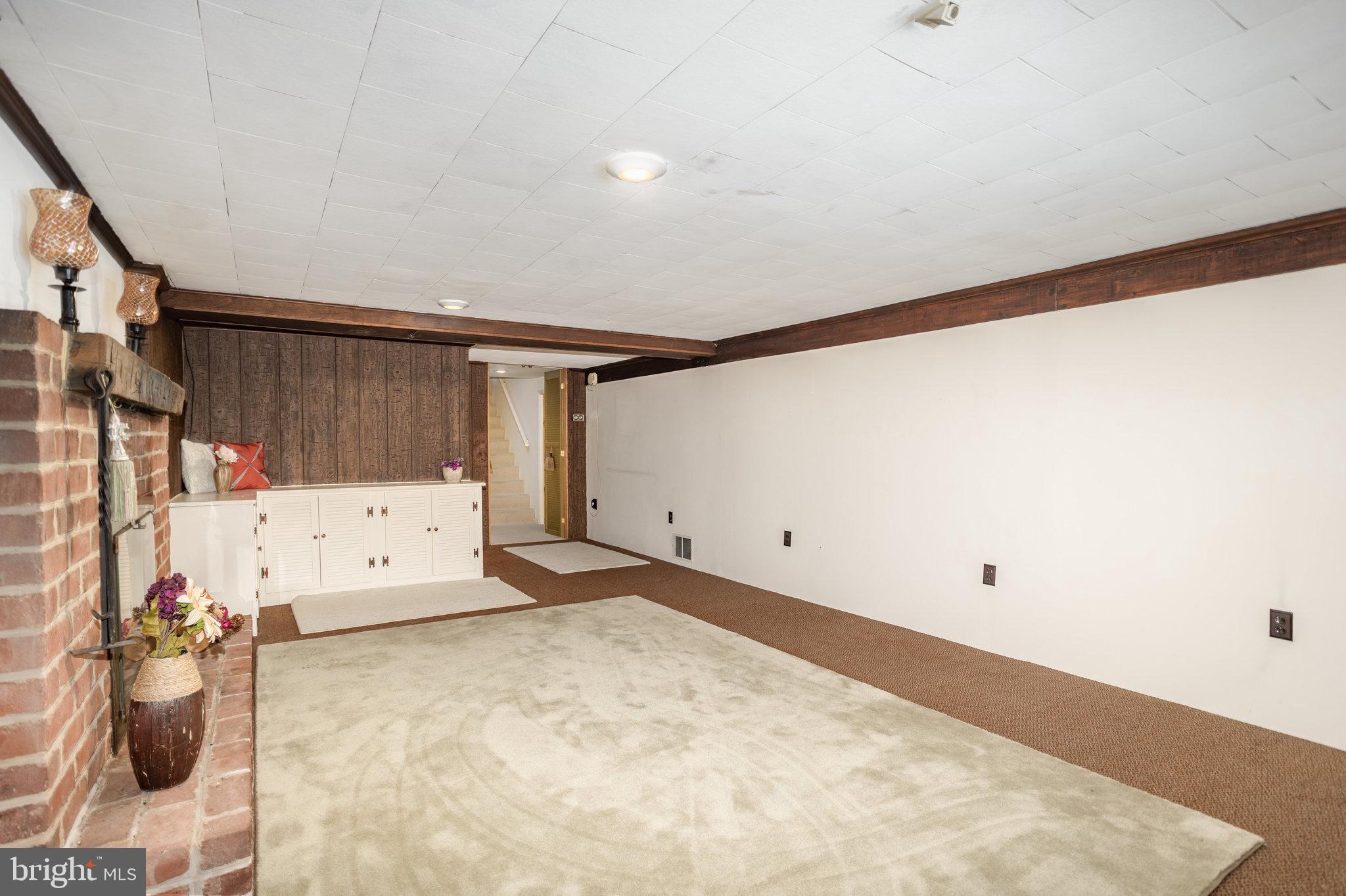 32 Bishop Road Mechanicsburg, PA 17055 - Photo 18 of 31 a view of garage