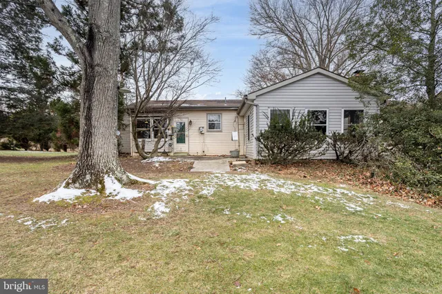 $300,000 | 32 Bishop Road, Mechanicsburg, PA 17055