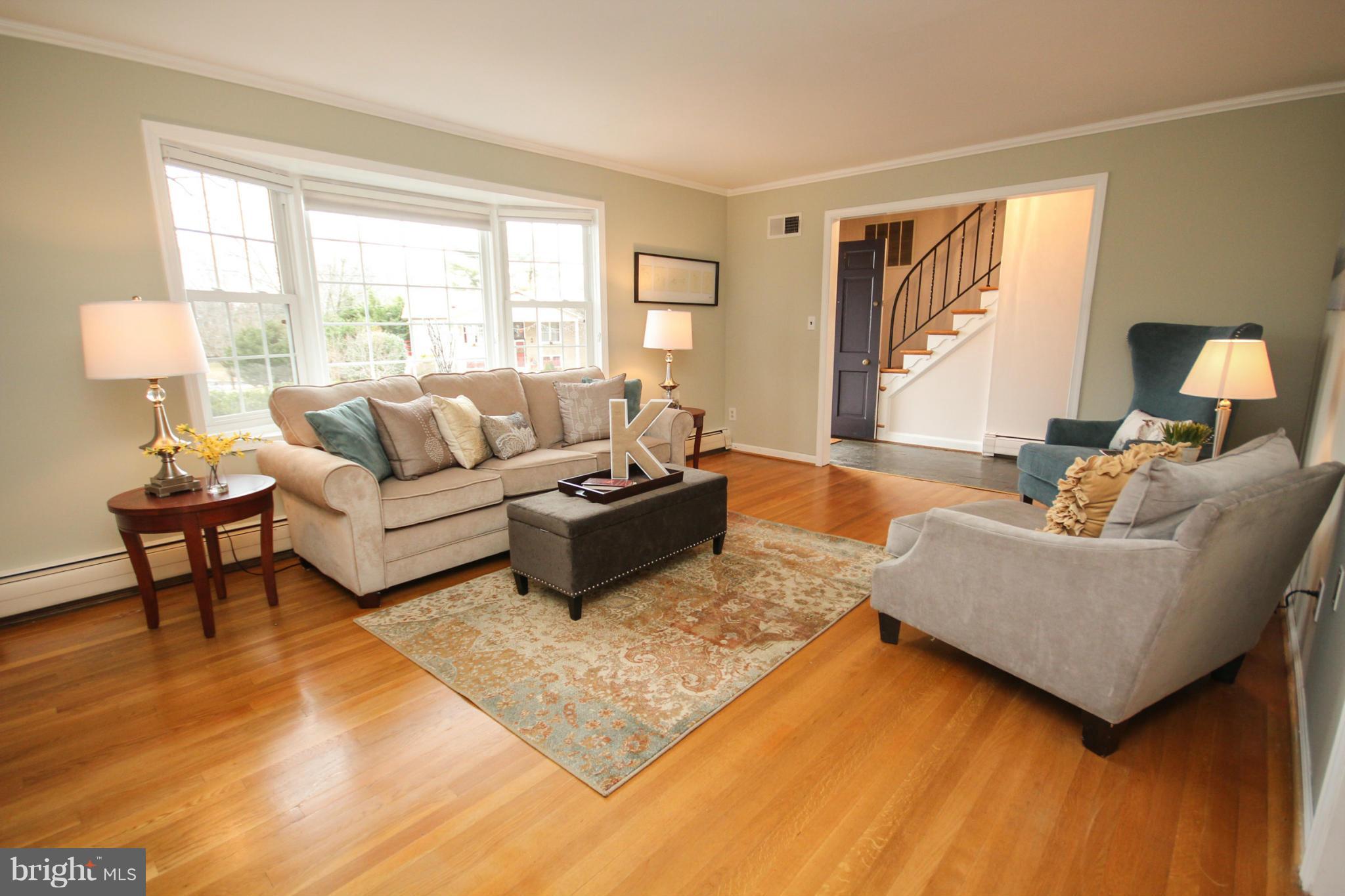 2000 Gatewood Place Silver Spring, MD 20903 - Photo 3 of 30 Living Room