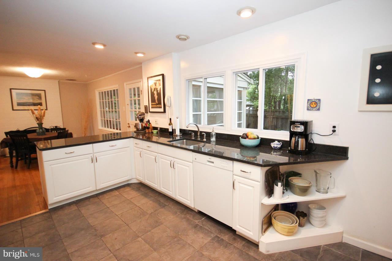 2000 Gatewood Place Silver Spring, MD 20903 - Photo 7 of 30 Kitchen