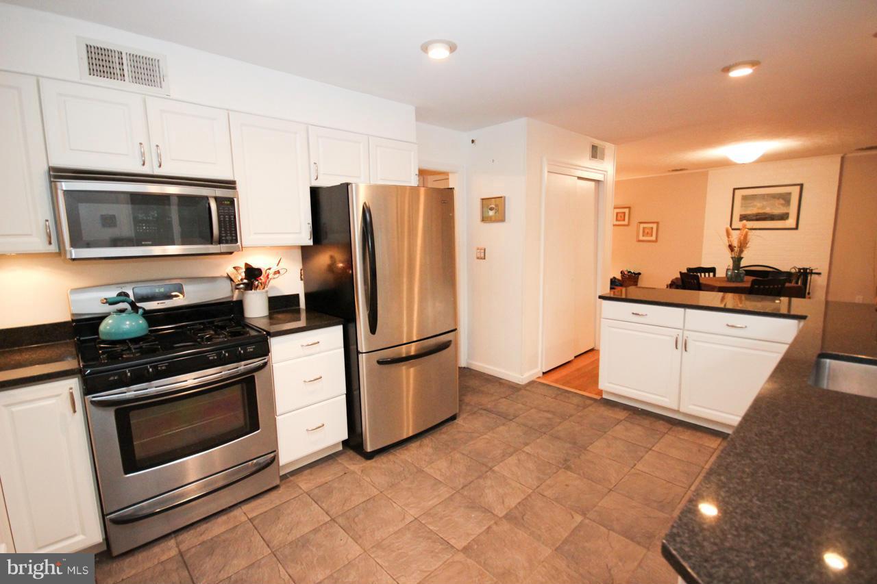 2000 Gatewood Place Silver Spring, MD 20903 - Photo 8 of 30 Kitchen