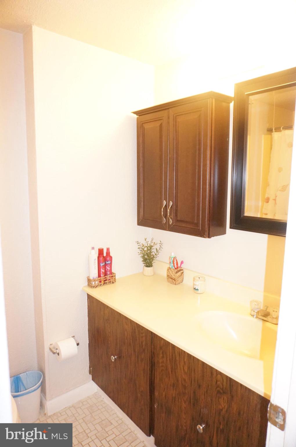 2822 Saxton Road Philadelphia, PA 19114 - Photo 26 of 62 1st Floor Bath